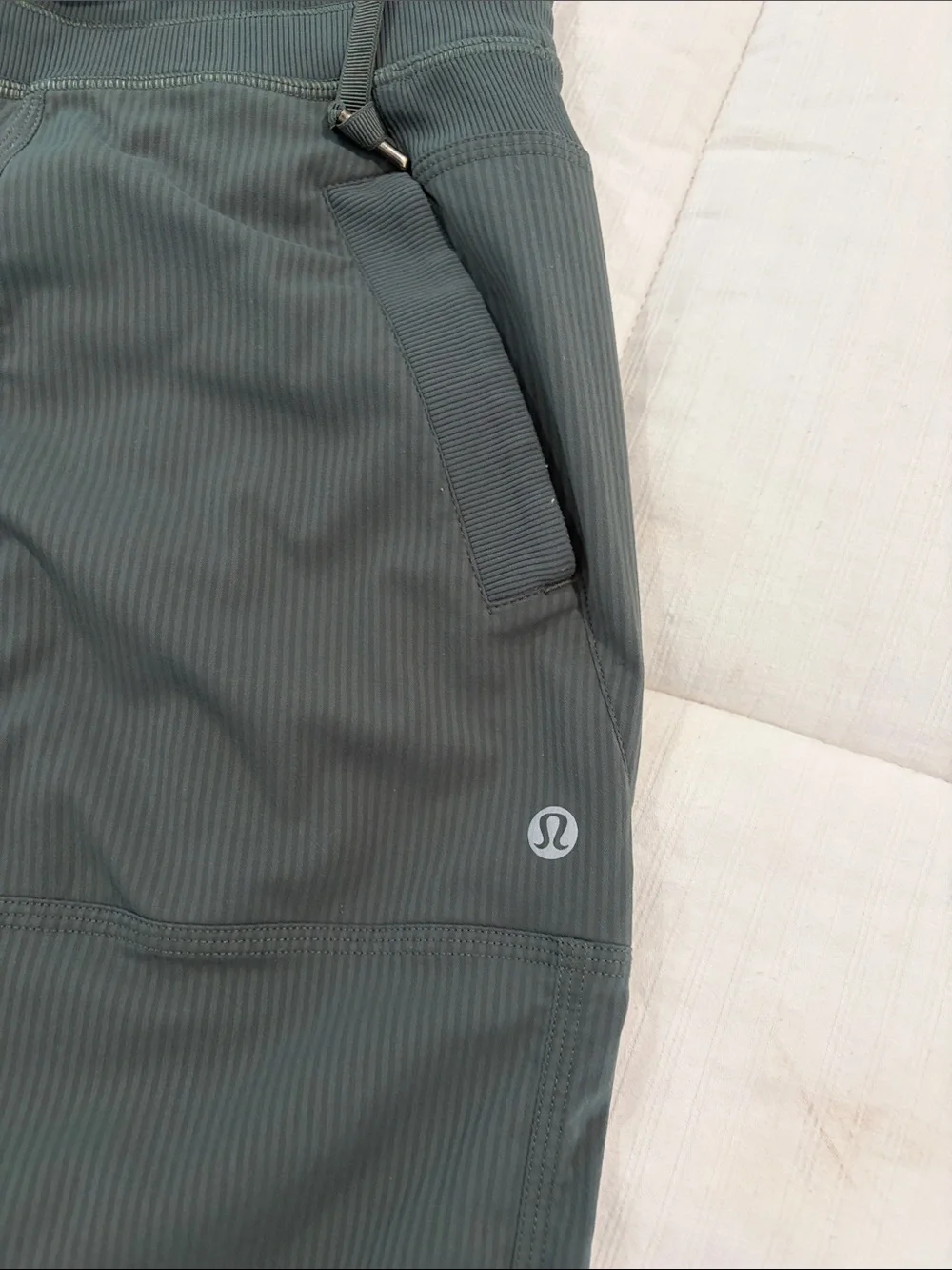 lululemon athletica Women’s Ribbed Drawstring Dancer Joggers in Green